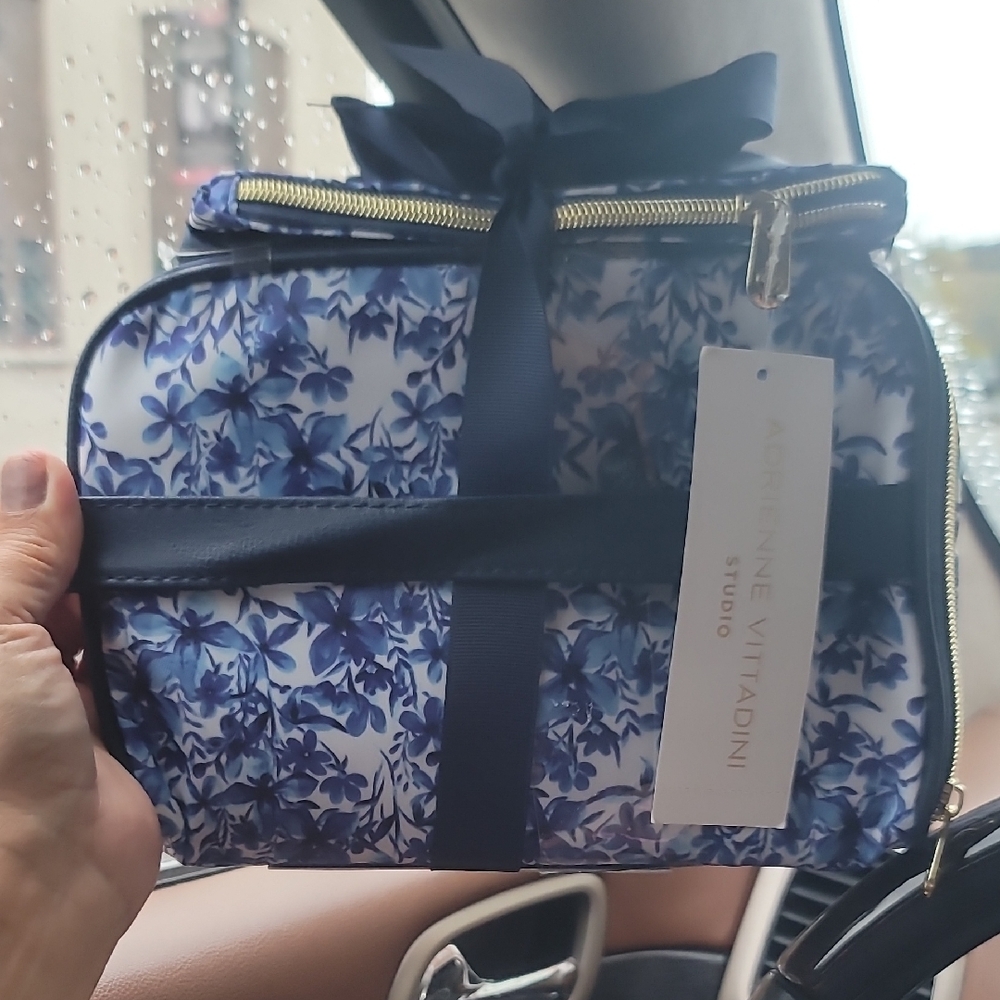 Adrienne Vittadini Blue WildFlowers Cosmetic Bag